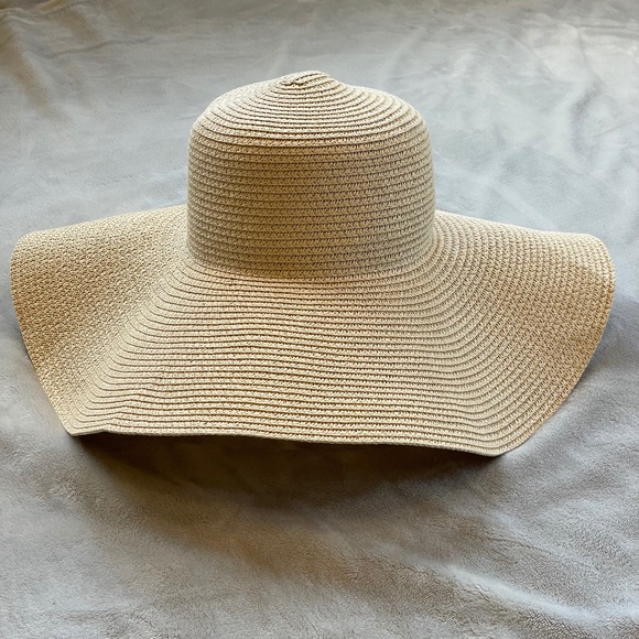 Target Accessories - ✨5/$25✨Target Wide Brim Floppy Straw Hat